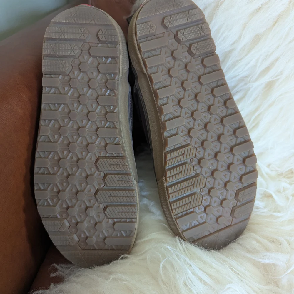 Vans Brown Suede Sherpa Lined Slip-On Shoes - Picture 8 of 10